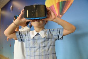 VR koptelefoon 300x200 - Kan sport interactief worden met virtual reality?